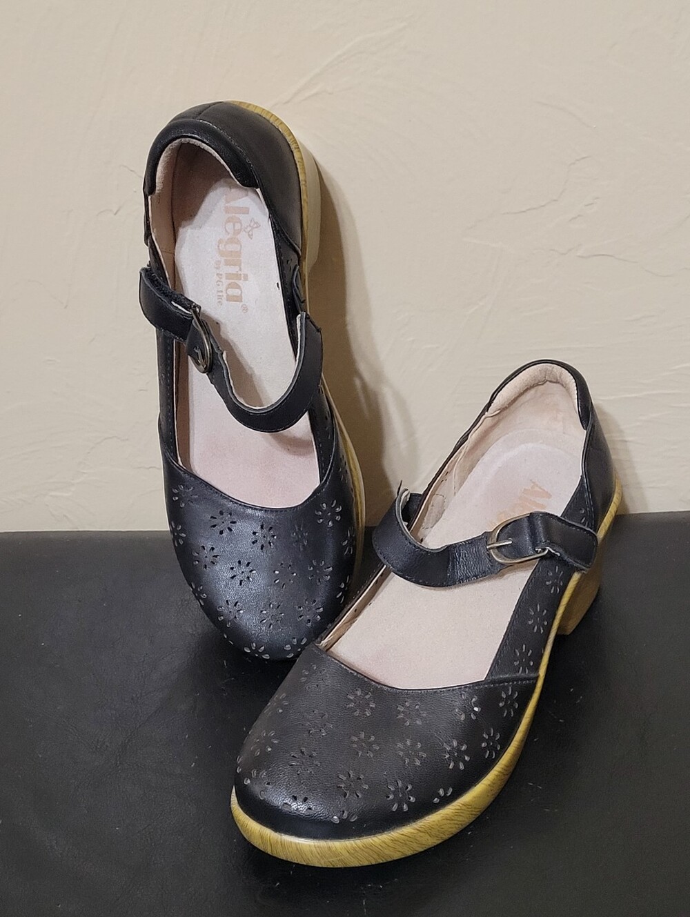Alegria Rene Leather Mary Jane Clogs Floral Daisy Cutout size 35